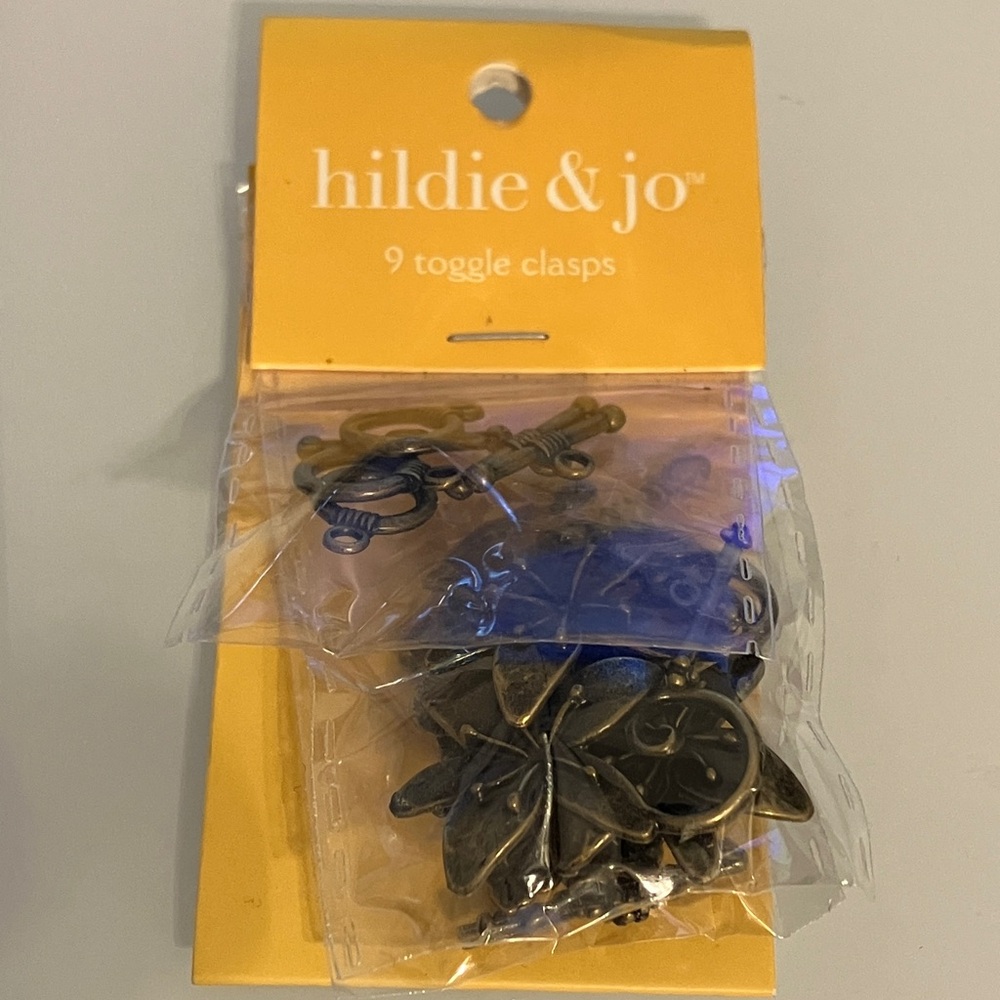 Hildie & Jo Bronze Toggle Clasps - Jewelry Accessories